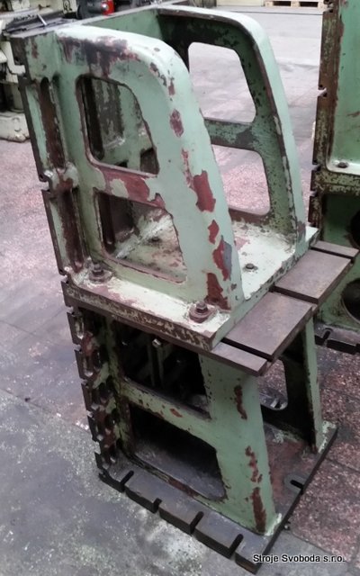 Upínací úhelník - kus 1320x570x570 (Upinaci uhelnik 1320x570x570mm - PAR (4).jpg)